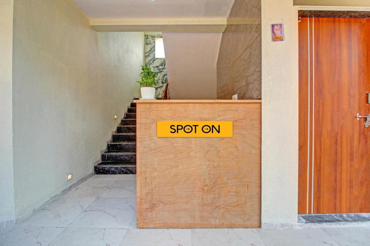 Oyo Hotel Hidden Palace Pune Bagian luar foto