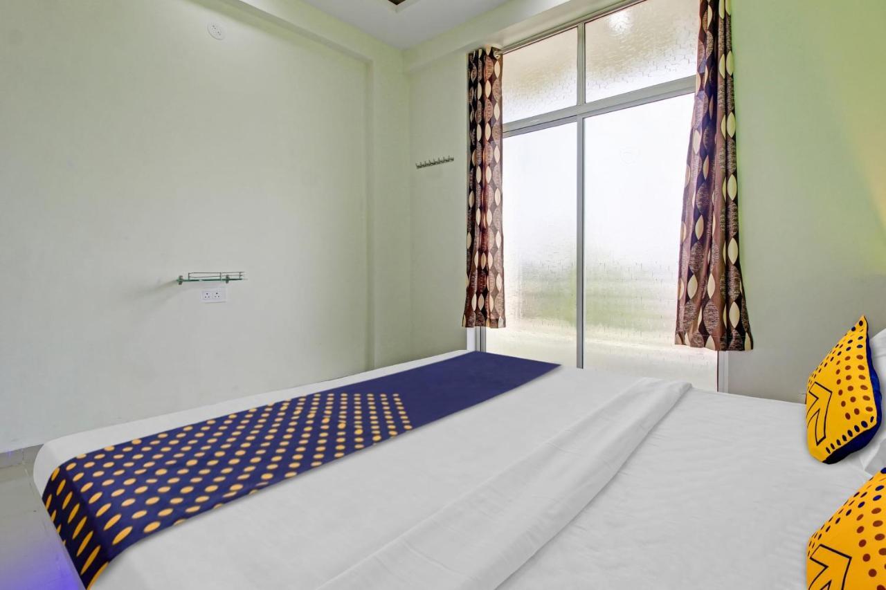 Oyo Hotel Hidden Palace Pune Bagian luar foto